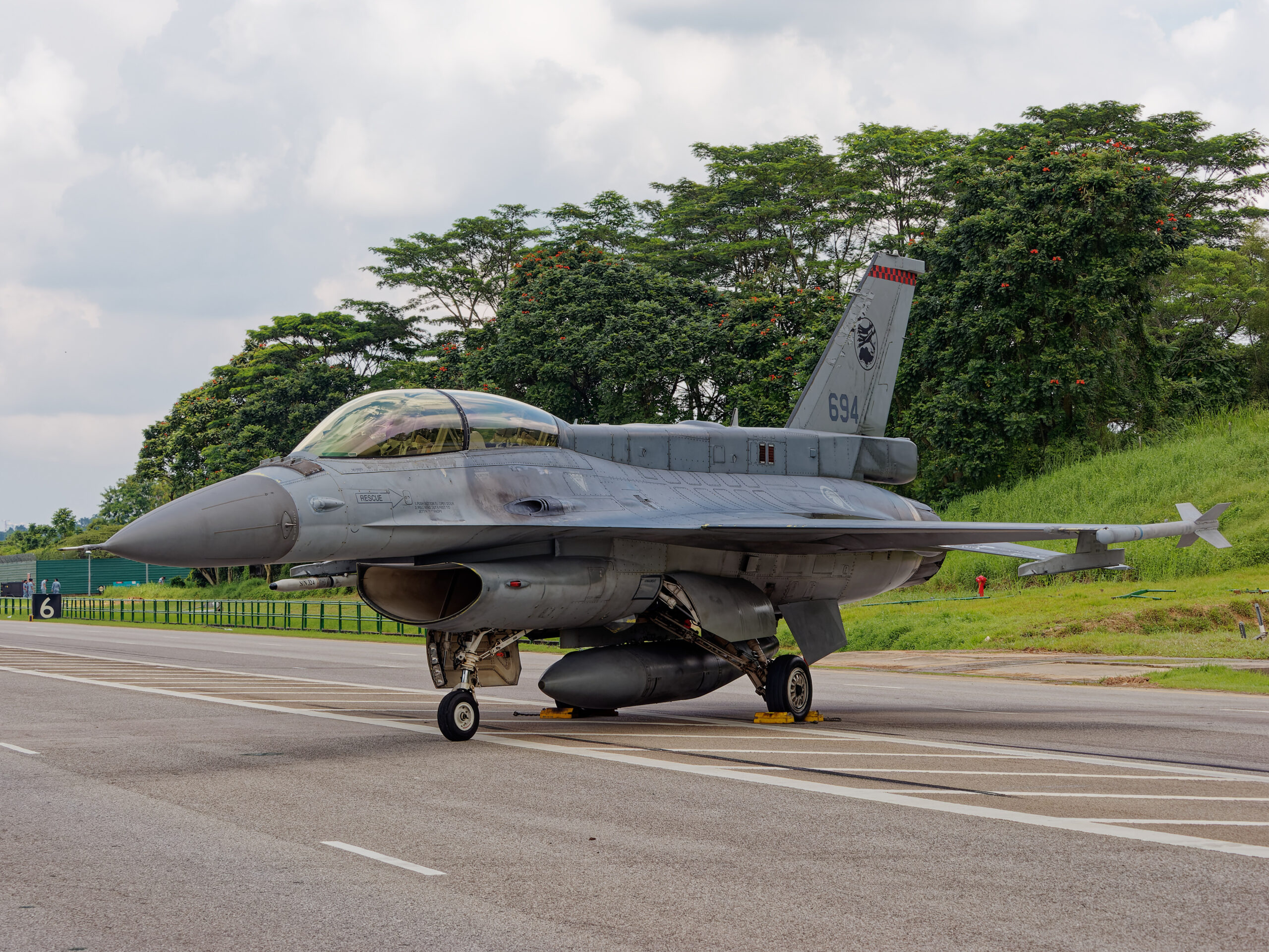 Singapore F-16D