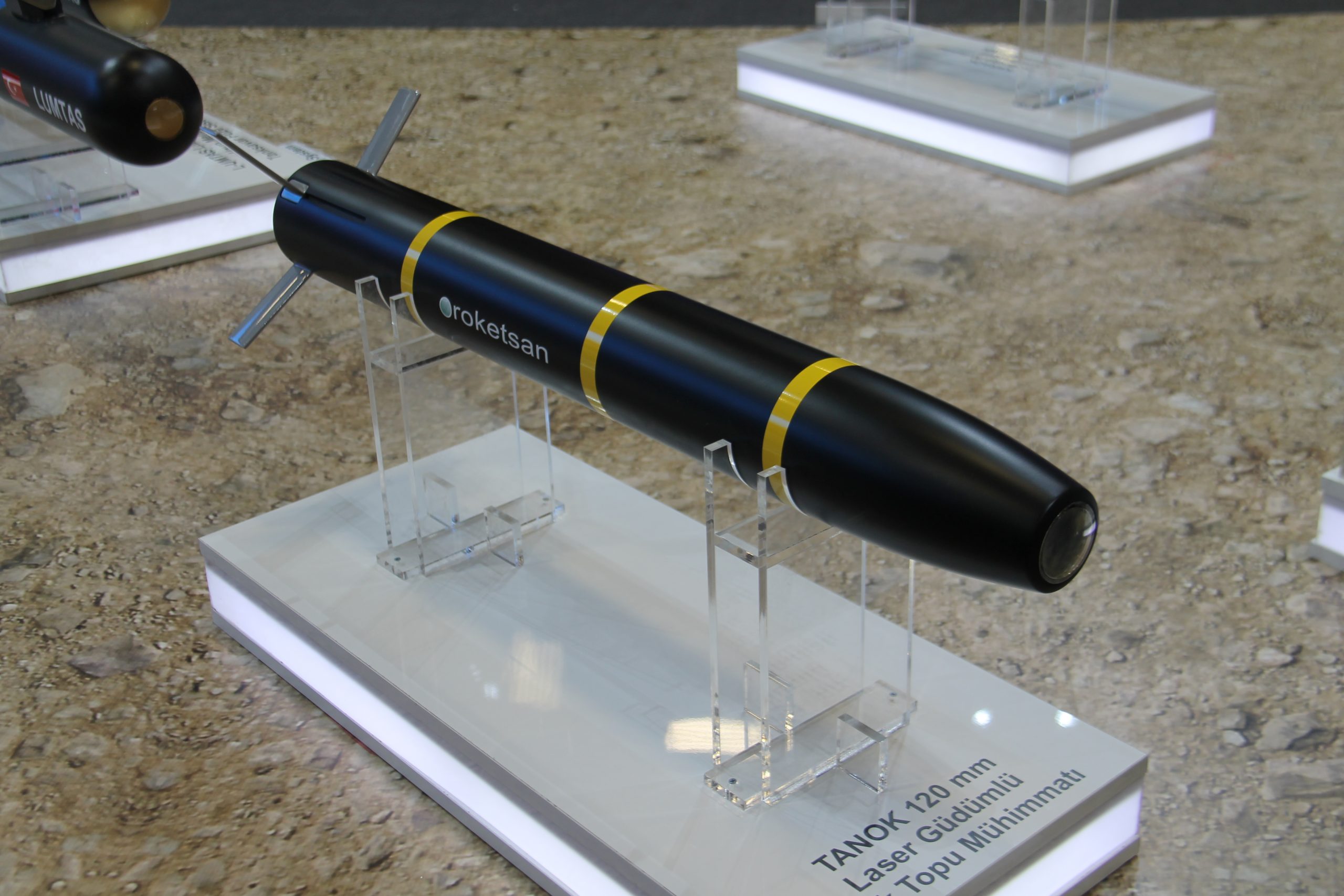 anok 120 mm tank launched guided projectile